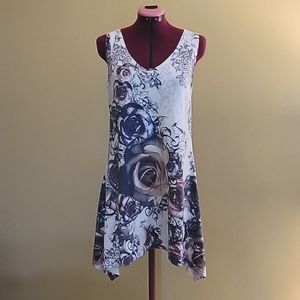 Cute dress with cutout lace Size L but fits M. Italian